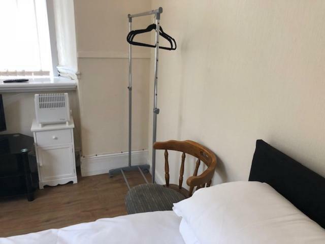 Budget Rooms Crosskeys Newport  Exterior foto